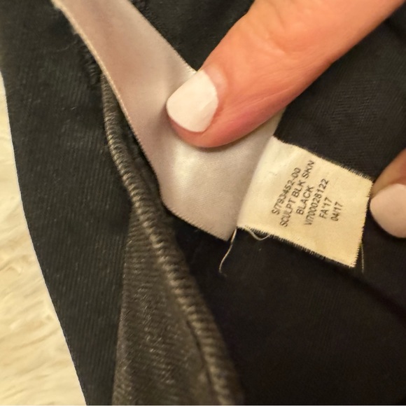 Banana Republic Sculpt Black Jeans, Size 29 - Picture 4 of 9